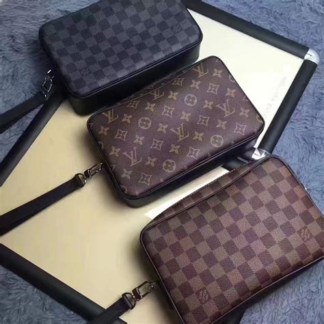 louis vuitton bolso de mano hombre|carteras de mujer louis vuitton.